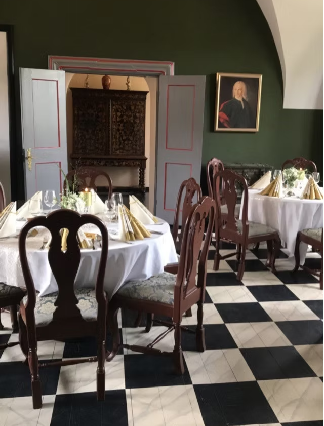 MUSEUMS RESTAURANTENE AS