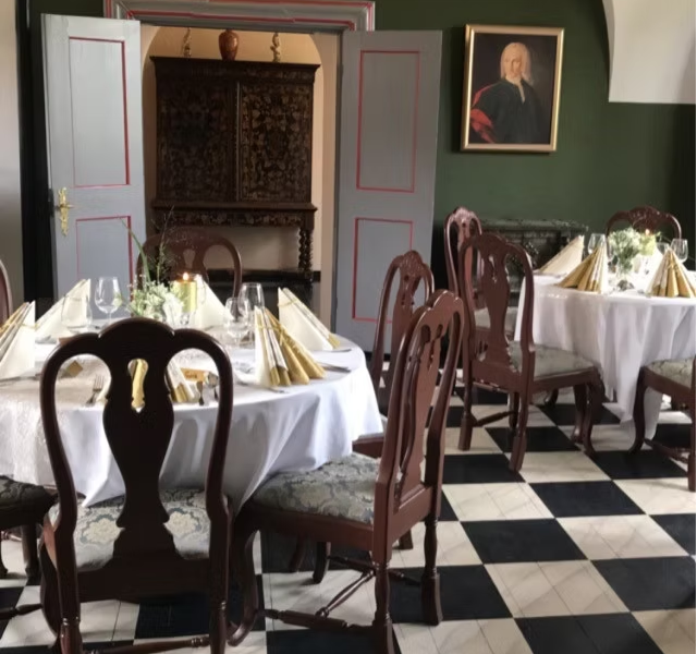 MUSEUMS RESTAURANTENE AS